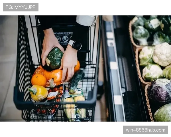卡瓦尼训练完直接去超市抢打折牛排，这人设崩得我措手不及