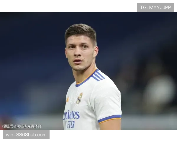 弗拉霍维奇与伊萨克：中锋风格分化背后的战术适配与能力边界